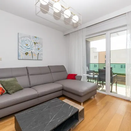 Luxury Sunny Side Apartment Makarska