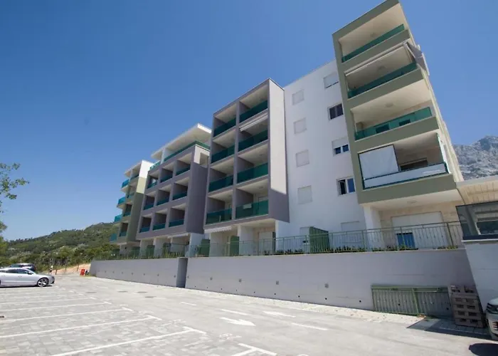 Luxury Sunny Side Apartment *