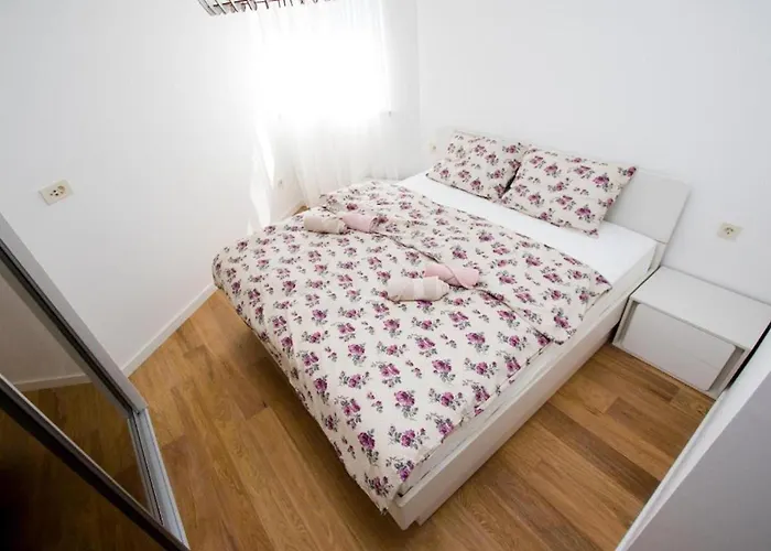 Luxury Sunny Side Макарська